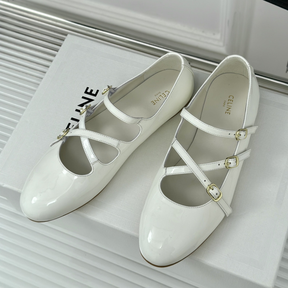 高仿Celine*360194582塔扣瑪麗珍單鞋小牛皮漆皮白色免檢版
