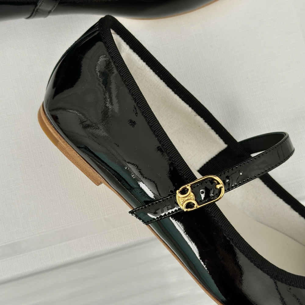 高仿Celine*345703613復古瑪麗珍單鞋漆皮黑色免檢版