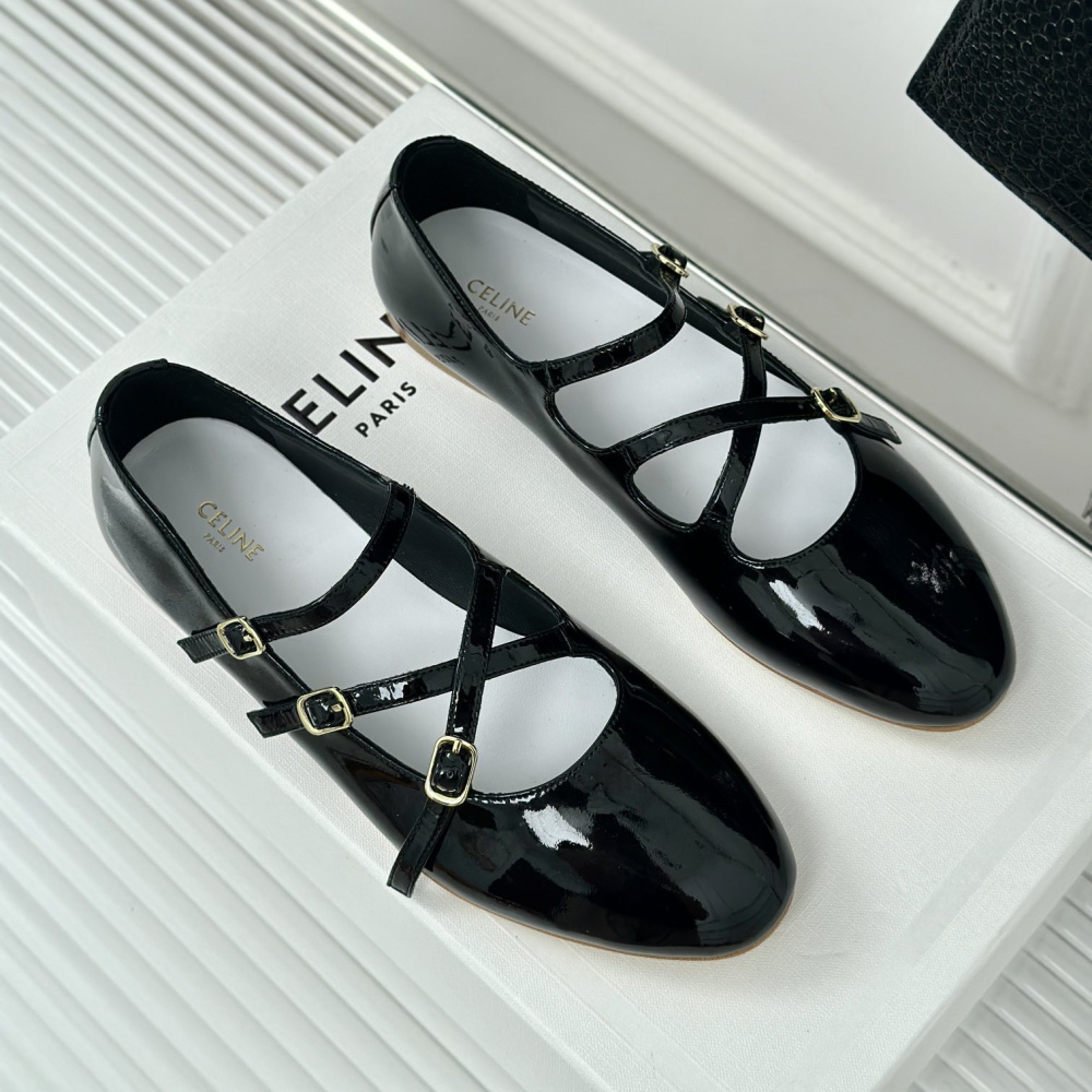 高仿Celine*360194583塔扣瑪麗珍單鞋小牛皮漆皮黑色免檢版