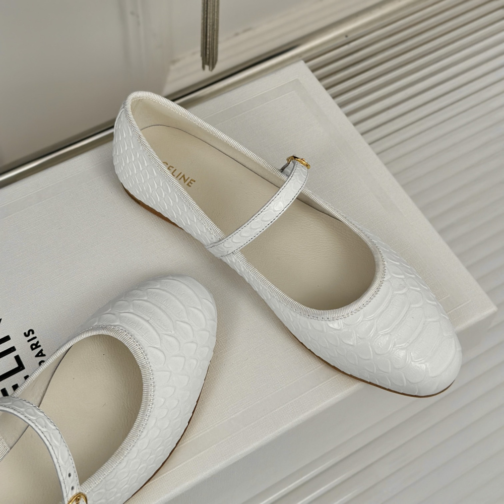 高仿Celine*354673035復古瑪麗珍單鞋蟒蛇紋白色免檢版