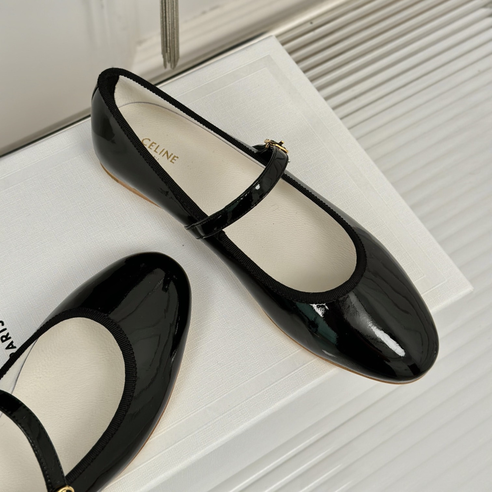 高仿Celine*345703613復古瑪麗珍單鞋漆皮黑色免檢版