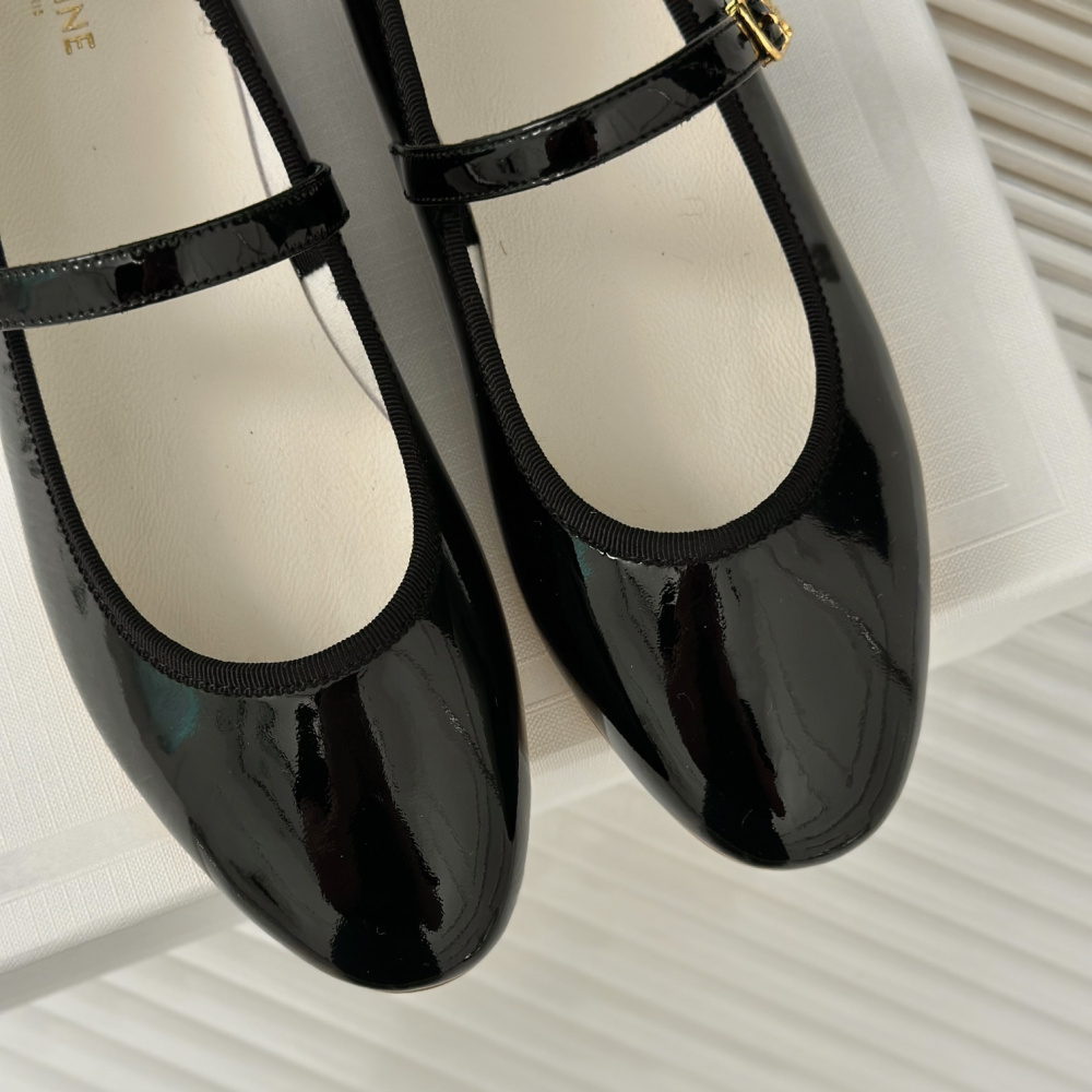 高仿Celine*345703613復古瑪麗珍單鞋漆皮黑色免檢版