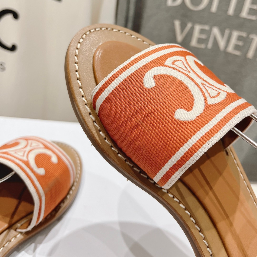 高仿Celine*357932352圓頭露趾涼鞋紅色免檢版