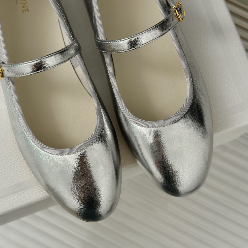 高仿Celine*345703555復古瑪麗珍單鞋金屬漆銀色免檢版