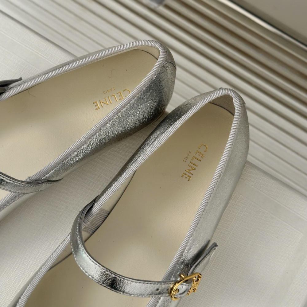 高仿Celine*345703555復古瑪麗珍單鞋金屬漆銀色免檢版