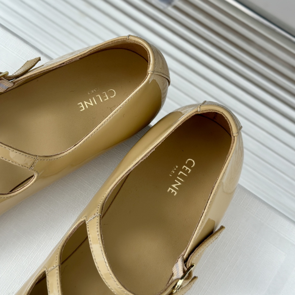 高仿Celine*360194584塔扣瑪麗珍單鞋小牛皮漆皮黃色免檢版