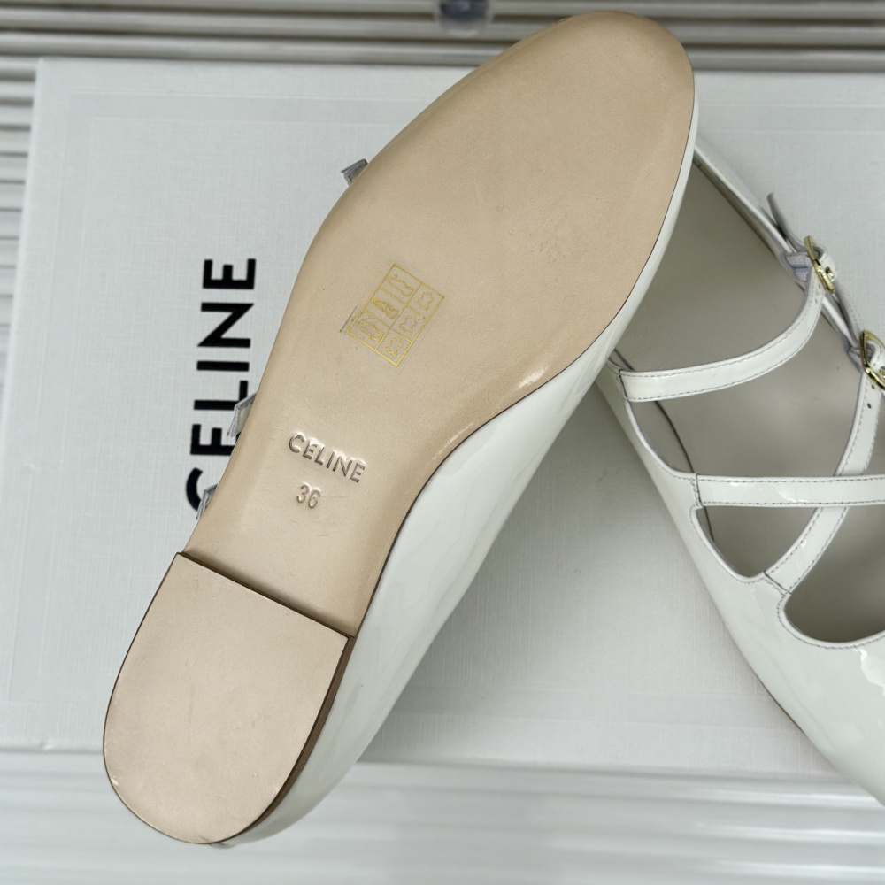 高仿Celine*360194582塔扣瑪麗珍單鞋小牛皮漆皮白色免檢版