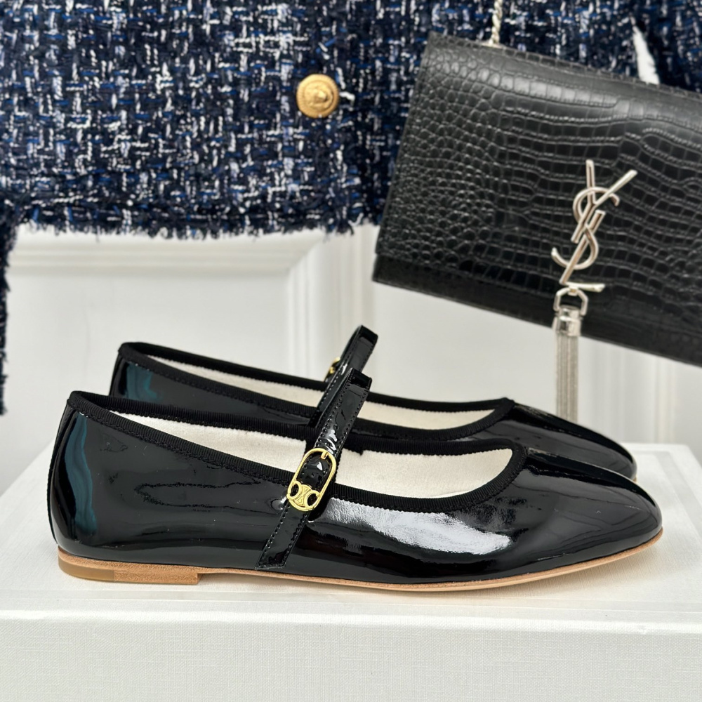 高仿Celine*345703613復古瑪麗珍單鞋漆皮黑色免檢版