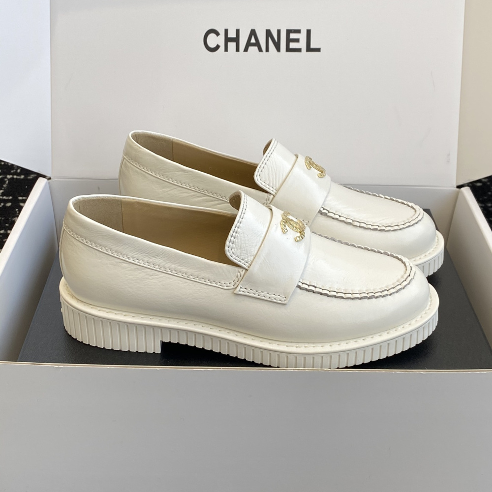 高仿Chanel*25C系列G46112A小牛皮樂福鞋白色免檢版