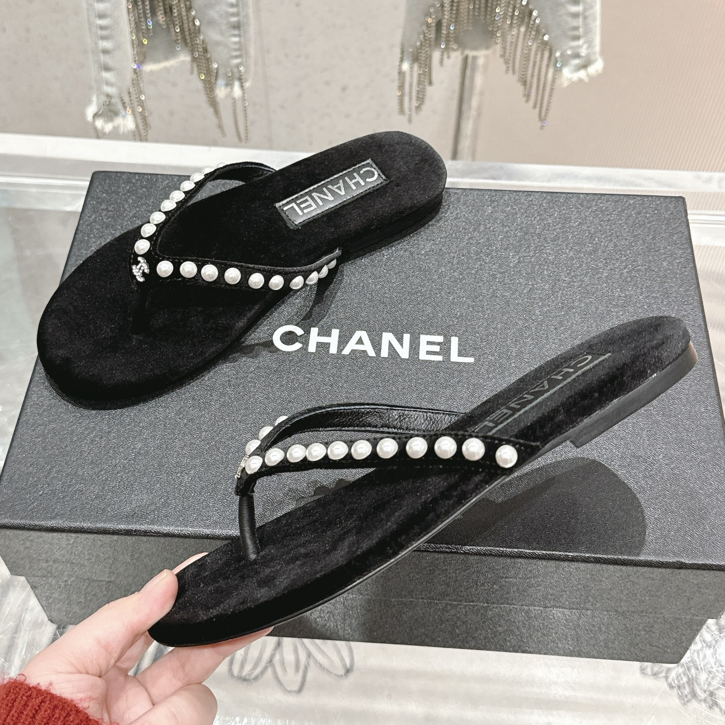 高仿Chanel*25C系列G46205B絲絨珍珠人字拖黑色免檢版