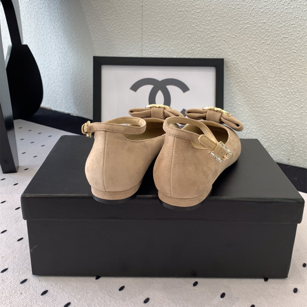 高仿Chanel*24K系列G46022C絲絨塔扣瑪麗珍鞋卡其免檢版