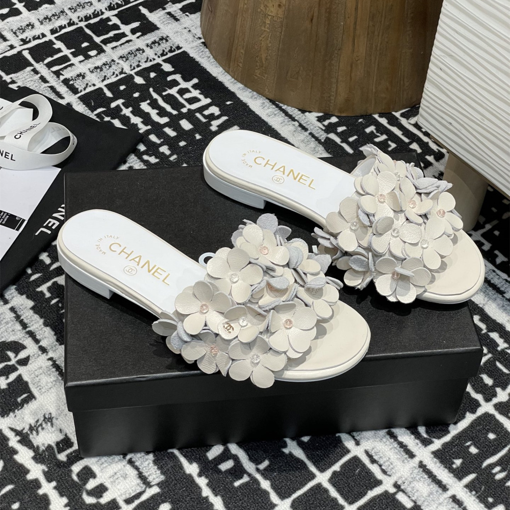 高仿Chanel*25P系列G46231A小羊皮花瓣拖鞋白色1CM免檢版