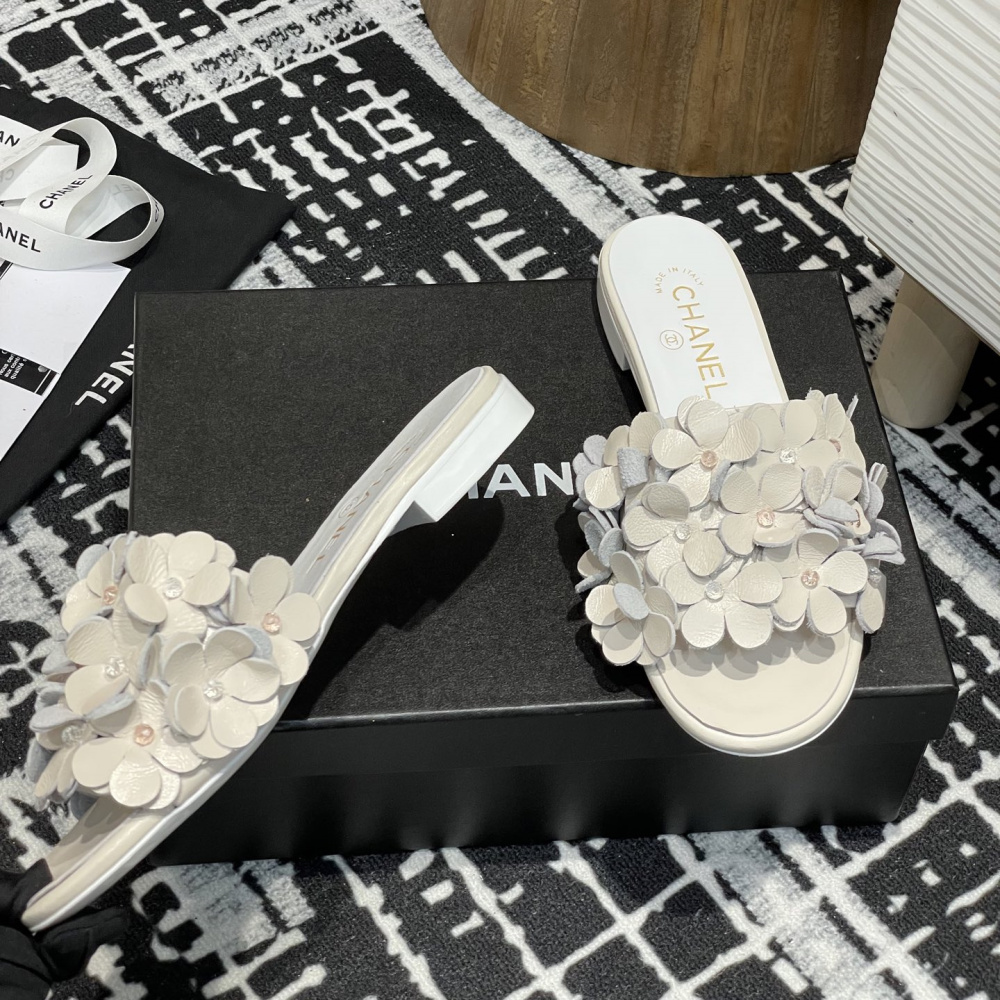 高仿Chanel*25P系列G46231A小羊皮花瓣拖鞋白色1CM免檢版
