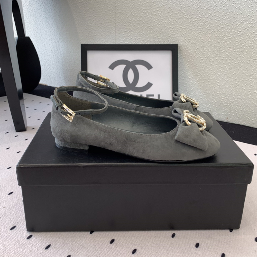 高仿Chanel*24K系列G46022A絲絨塔扣瑪麗珍鞋灰色免檢版