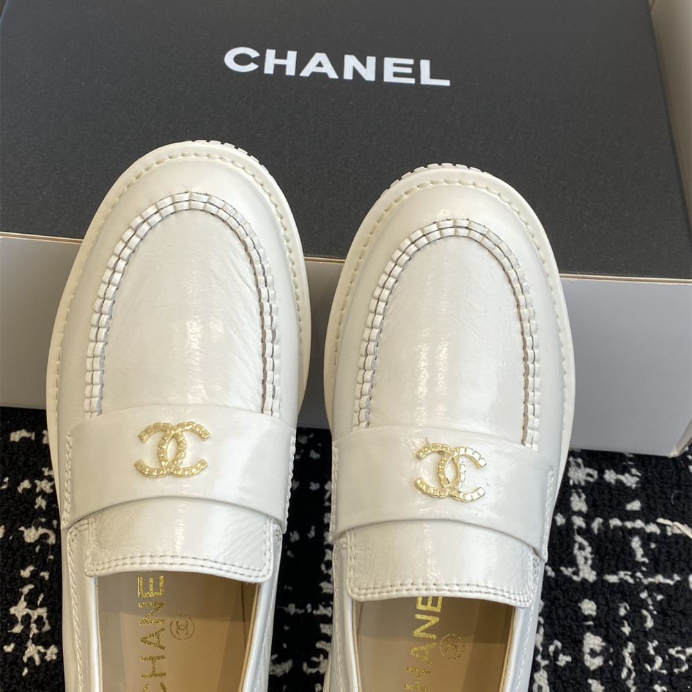 高仿Chanel*25C系列G46112A小牛皮樂福鞋白色免檢版