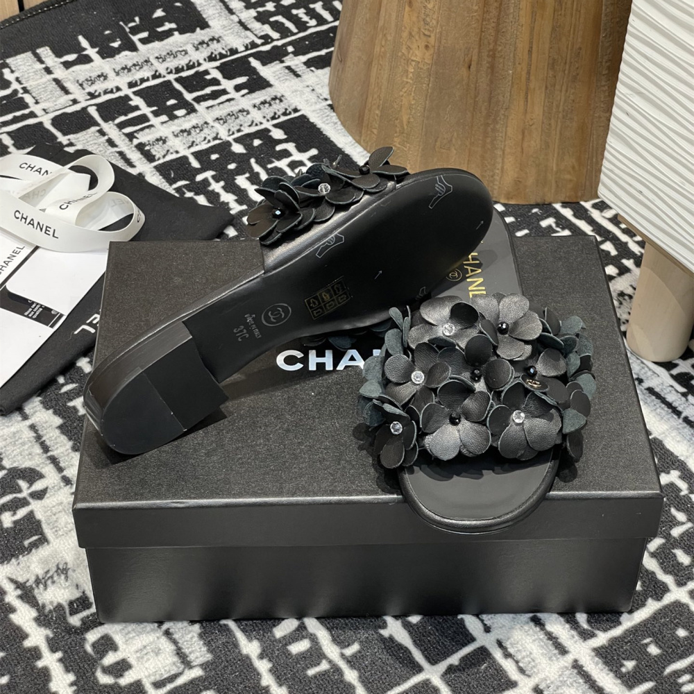 高仿Chanel*25P系列G46231A小羊皮花瓣拖鞋黑色1CM免檢版