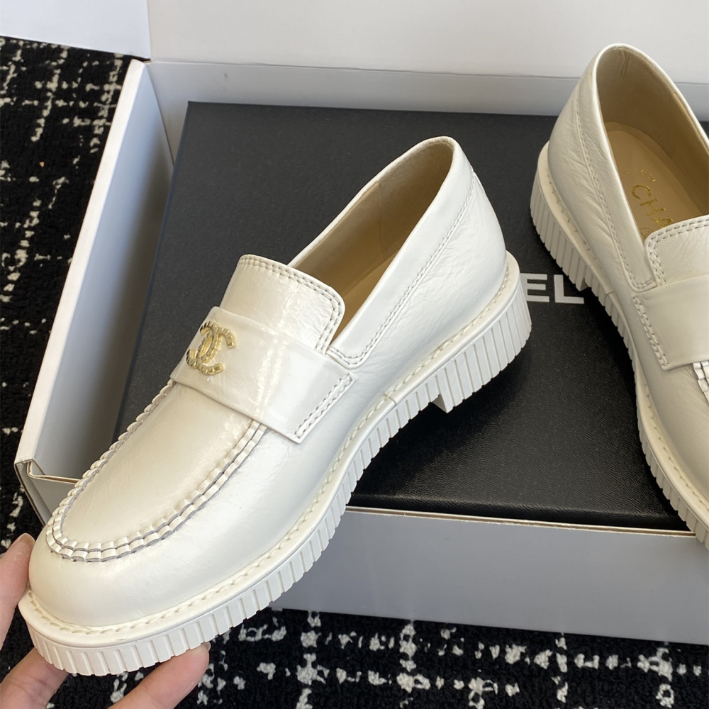 高仿Chanel*25C系列G46112A小牛皮樂福鞋白色免檢版