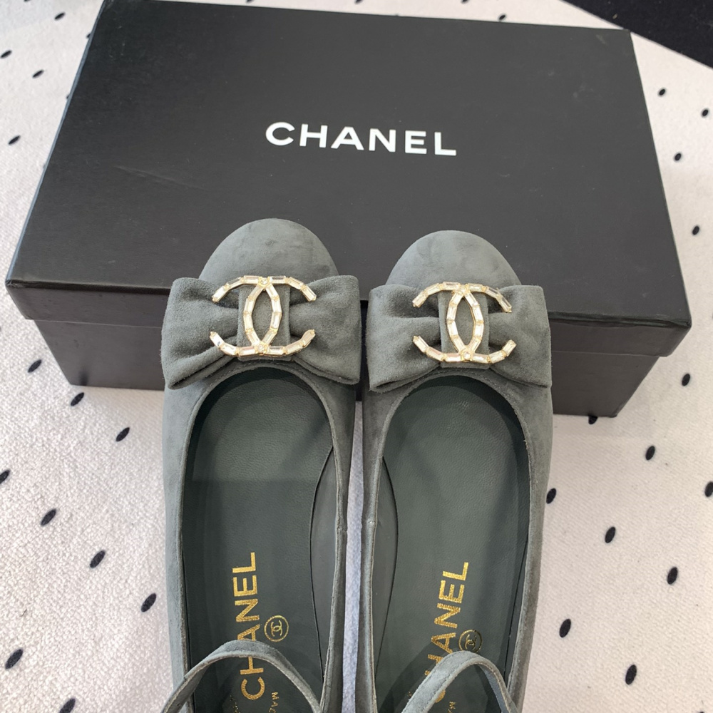 高仿Chanel*24K系列G46022A絲絨塔扣瑪麗珍鞋灰色免檢版