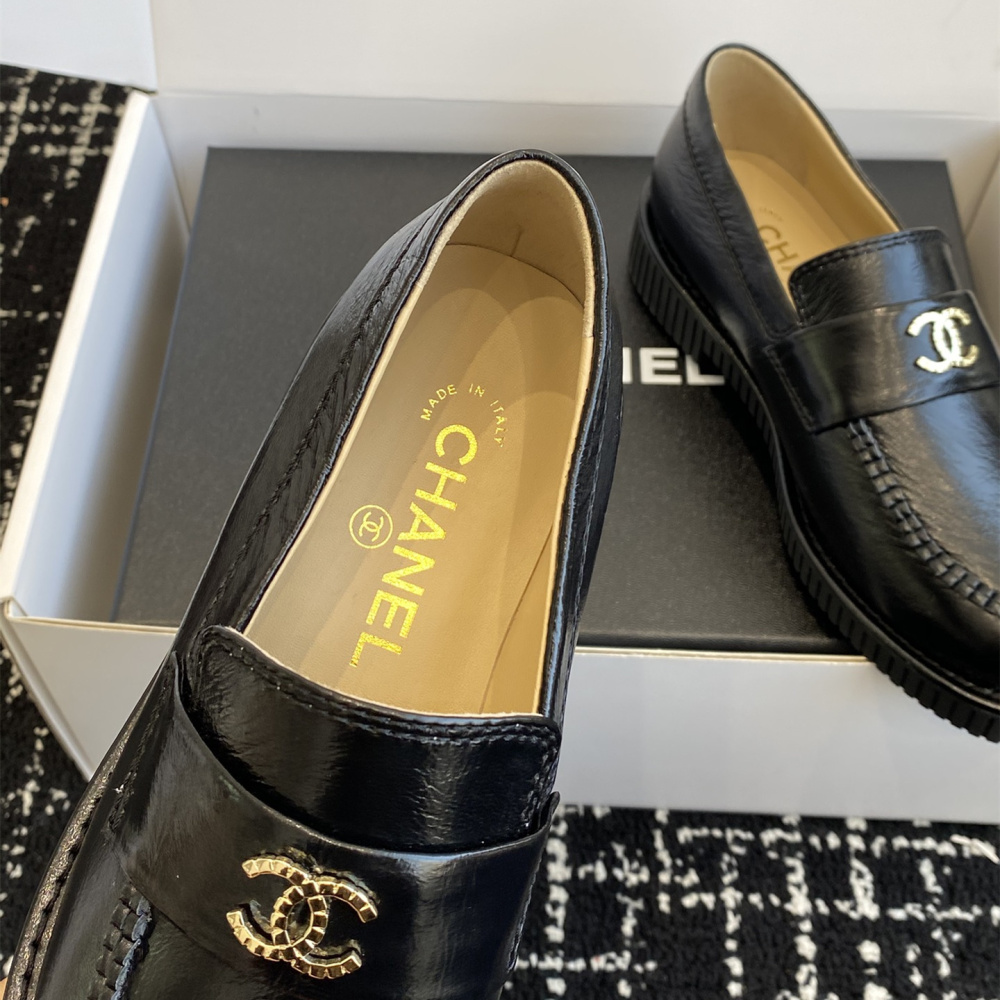 高仿Chanel*25C系列G46112B小牛皮樂福鞋黑色免檢版