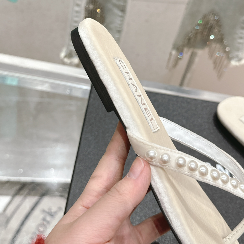 高仿Chanel*25C系列G46205A絲絨珍珠人字拖白色免檢版
