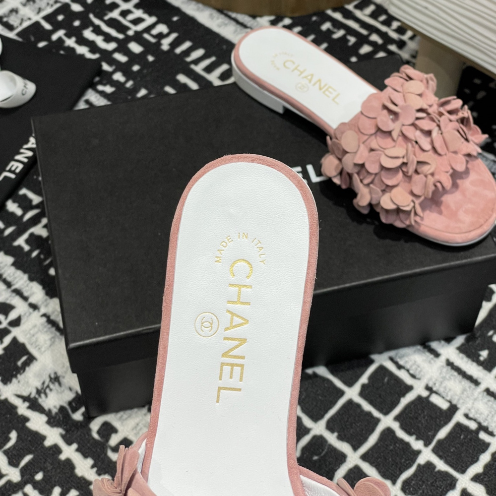 高仿Chanel*25P系列G46231B小羊皮花瓣拖鞋粉色1CM免檢版