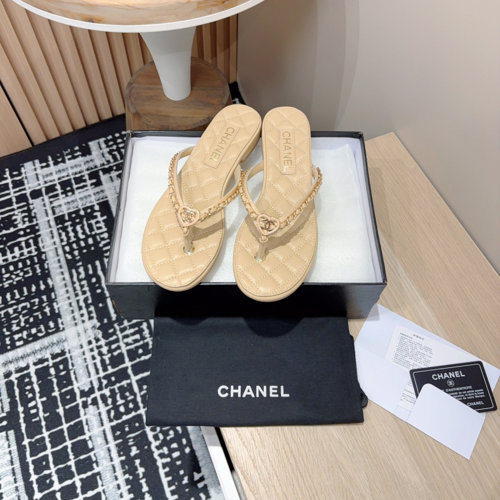 高仿Chanel*25C系列G46405B小羊皮防滑人字拖米黃免檢版