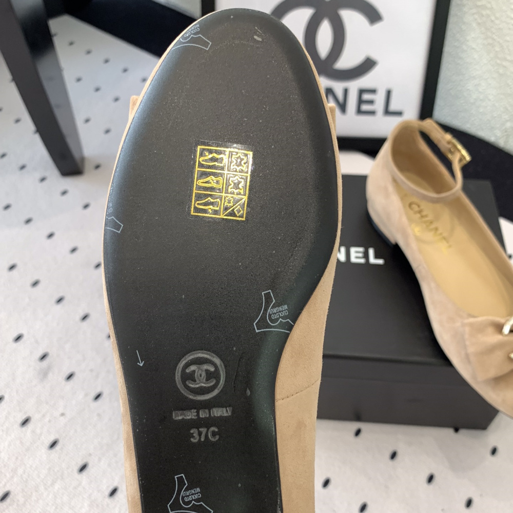 高仿Chanel*24K系列G46022C絲絨塔扣瑪麗珍鞋卡其免檢版