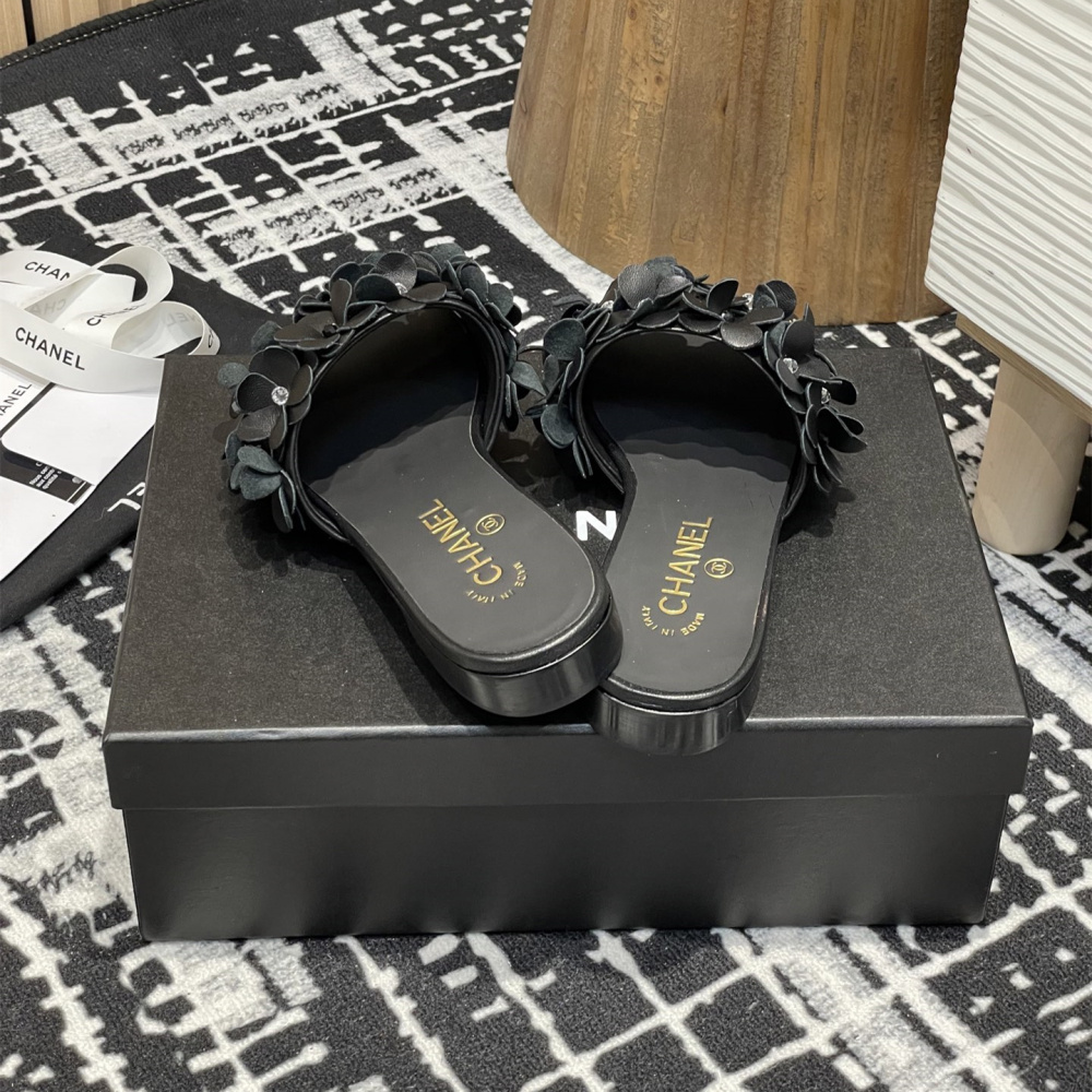 高仿Chanel*25P系列G46231A小羊皮花瓣拖鞋黑色1CM免檢版