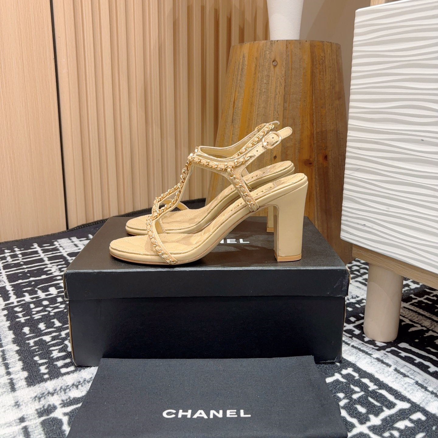 高仿Chanel*25C系列G46109B小羊皮高踭涼鞋米黃8.8CM免檢版