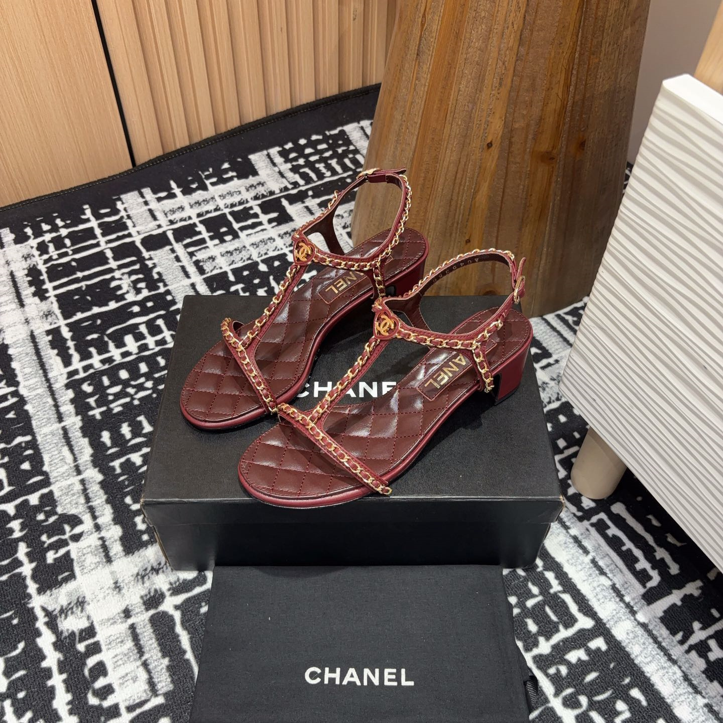 高仿Chanel*25C系列G36122A小羊皮中踭涼鞋紅色5CM免檢版