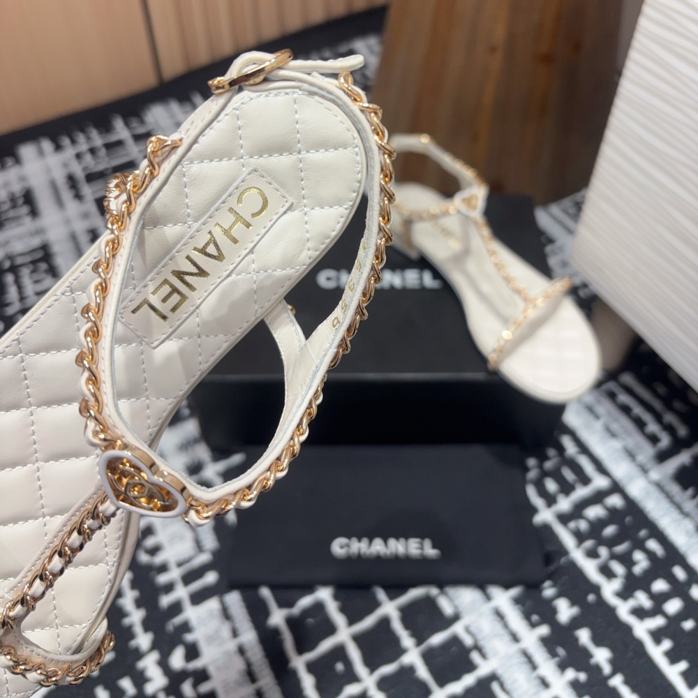 高仿Chanel*25C系列G46111C小羊皮平底涼鞋白色免檢版
