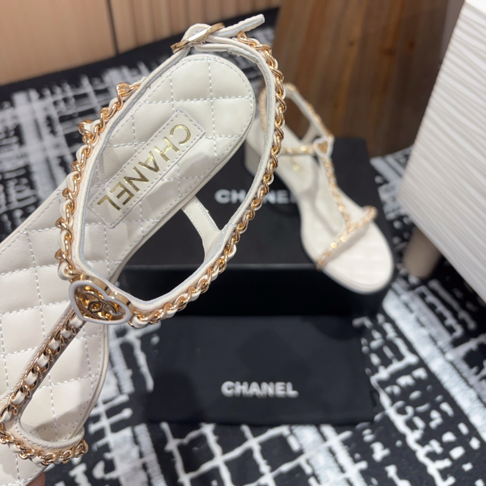 高仿Chanel*25C系列G36122C小羊皮中踭涼鞋白色5CM免檢版