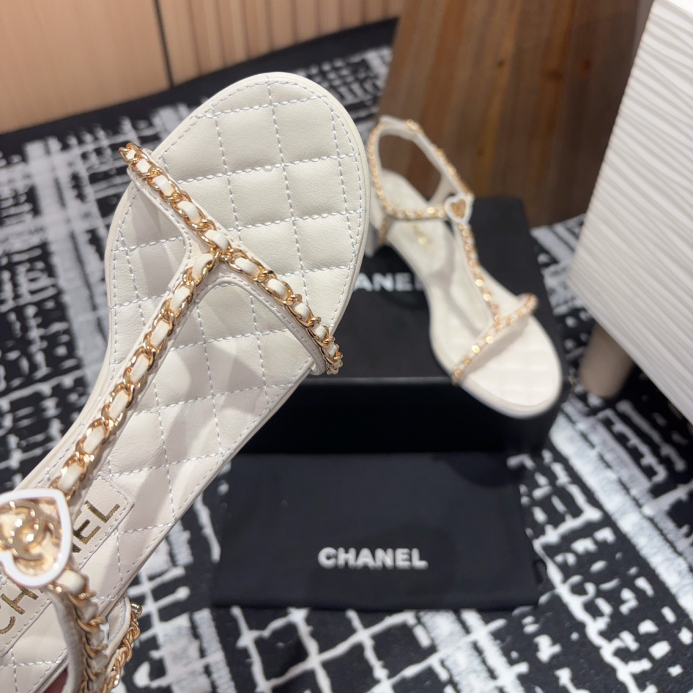高仿Chanel*25C系列G36122C小羊皮中踭涼鞋白色5CM免檢版
