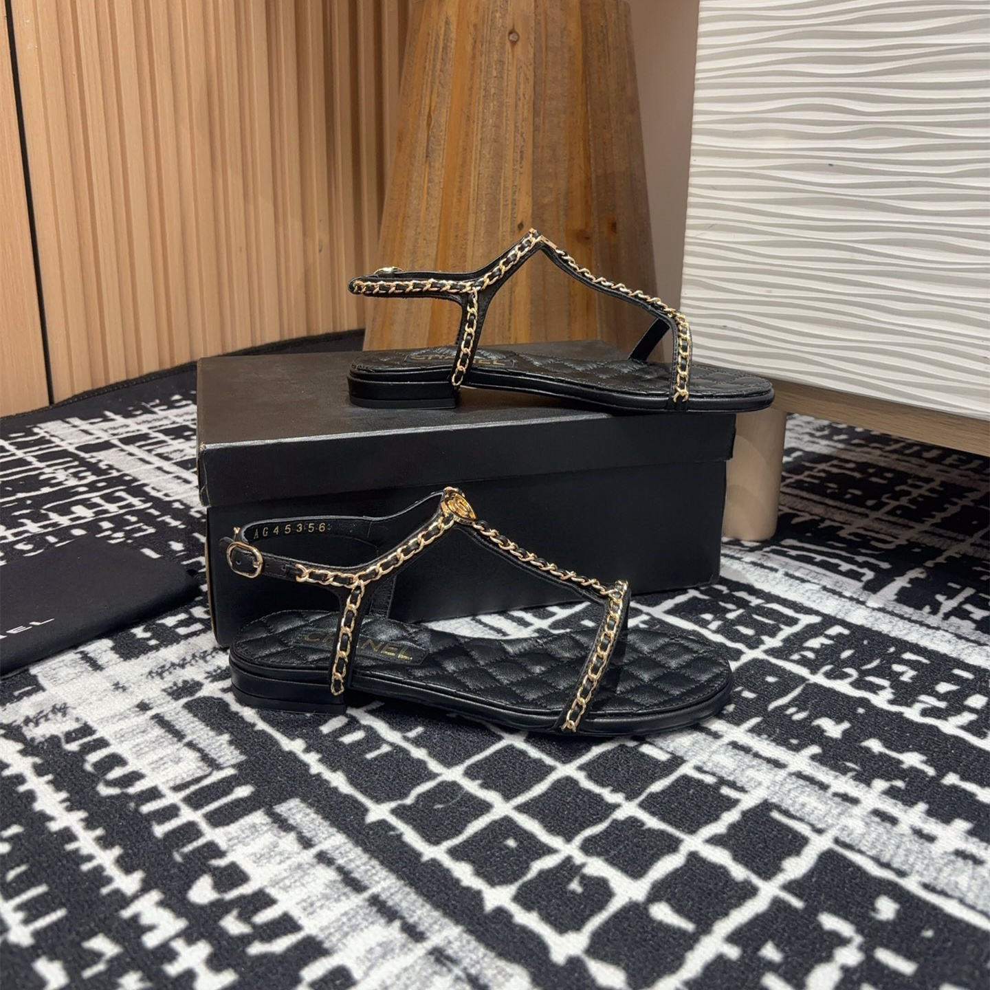 高仿Chanel*25C系列G46111X小羊皮平底涼鞋黑色5CM免檢版