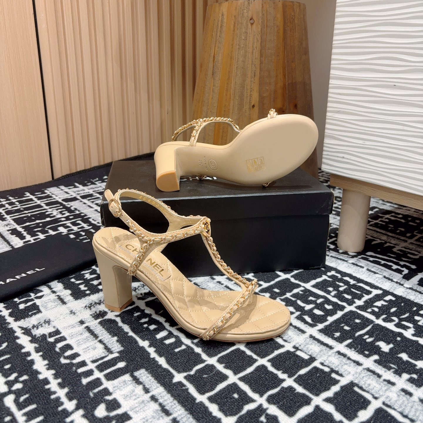 高仿Chanel*25C系列G46109B小羊皮高踭涼鞋米黃8.8CM免檢版
