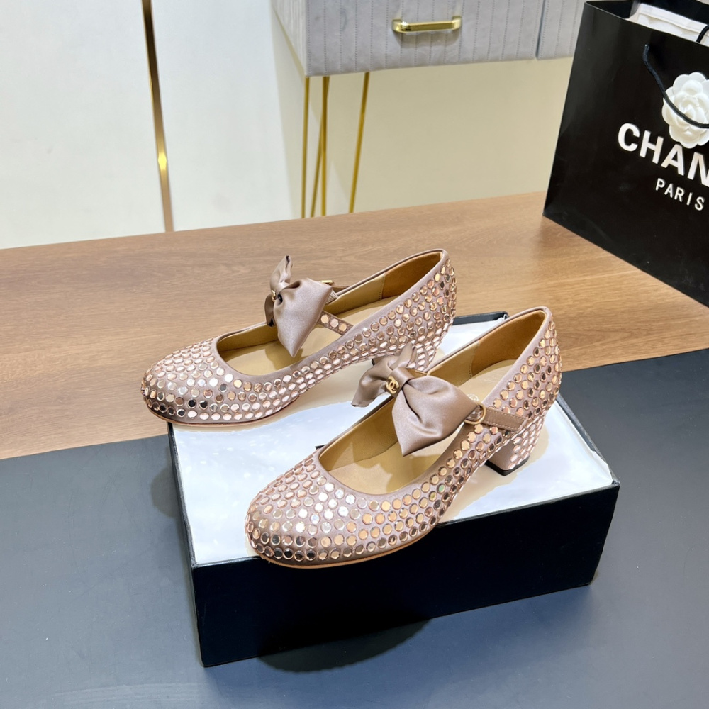 高仿Chanel*G45749C緞子水鑽圓頭單鞋粉色4.5CM免檢版