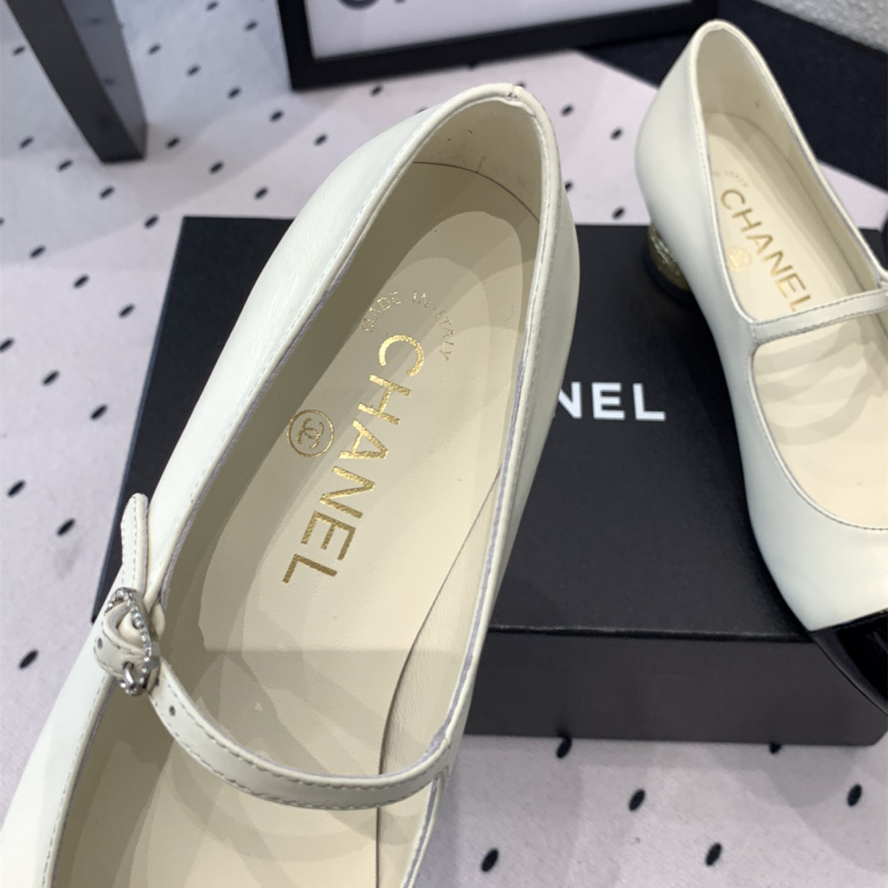 高仿Chanel*G38897小羊皮瑪麗珍單鞋象牙白免檢版