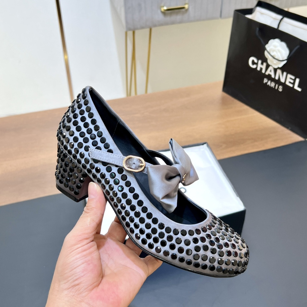 高仿Chanel*G45749A緞子水鑽圓頭單鞋深灰4.5CM免檢版