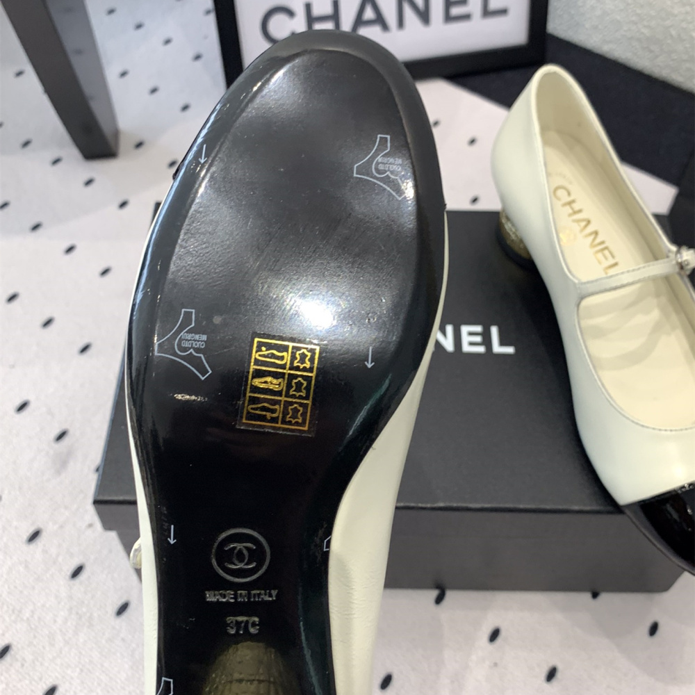高仿Chanel*G38897小羊皮瑪麗珍單鞋象牙白免檢版