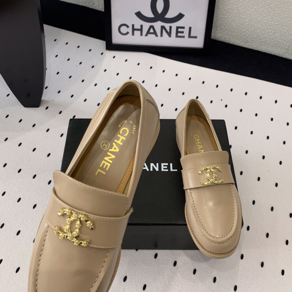 高仿Chanel*24S系列G45663D牛皮革樂福鞋沙色3CM免檢版