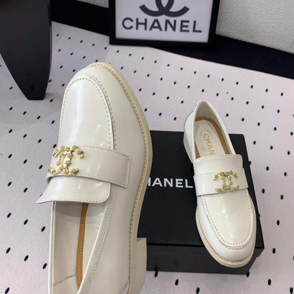 高仿Chanel*24S系列G45663A牛皮革樂福鞋白色3CM免檢版
