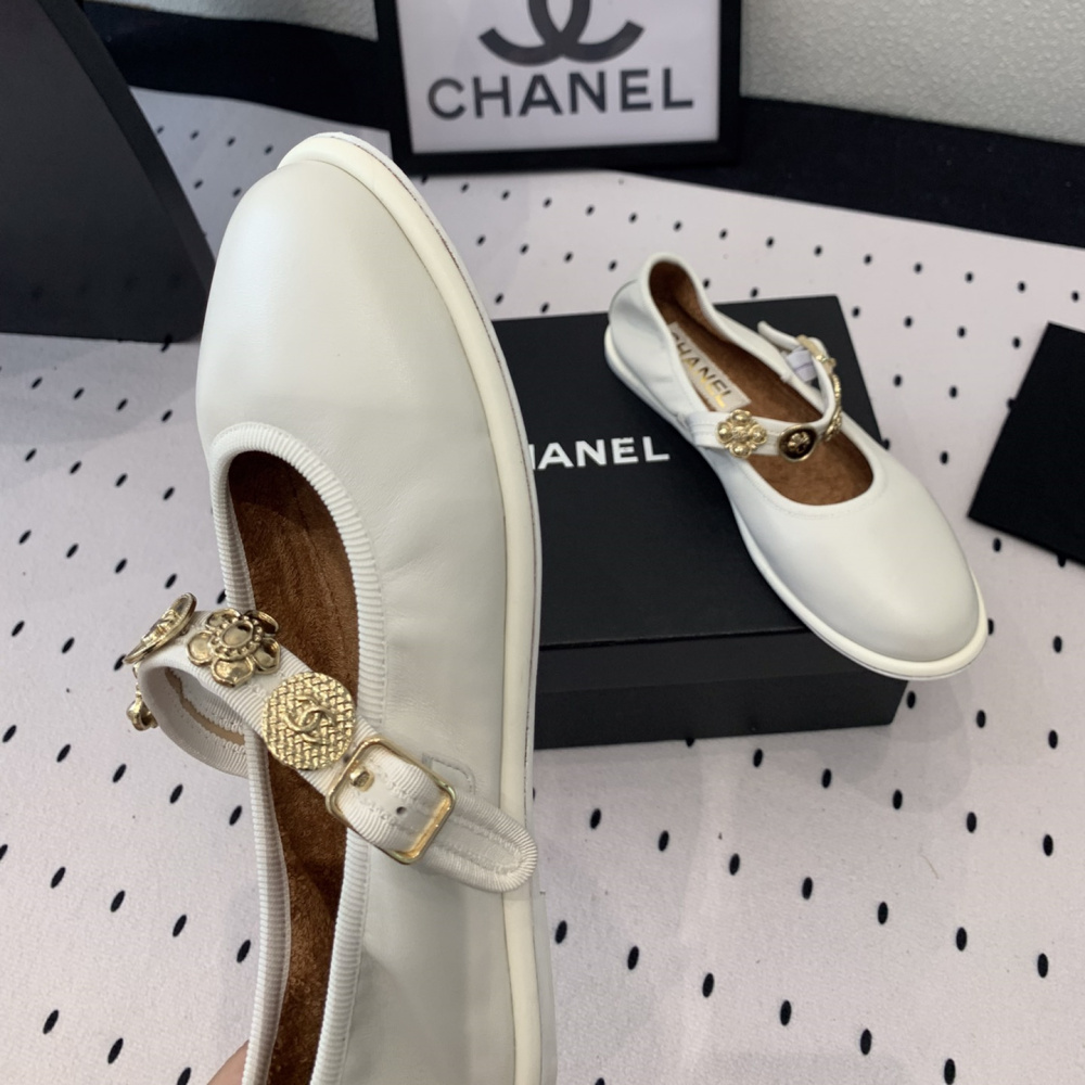 高仿Chanel*G45778T圓頭塔扣瑪麗珍鞋白色免檢版