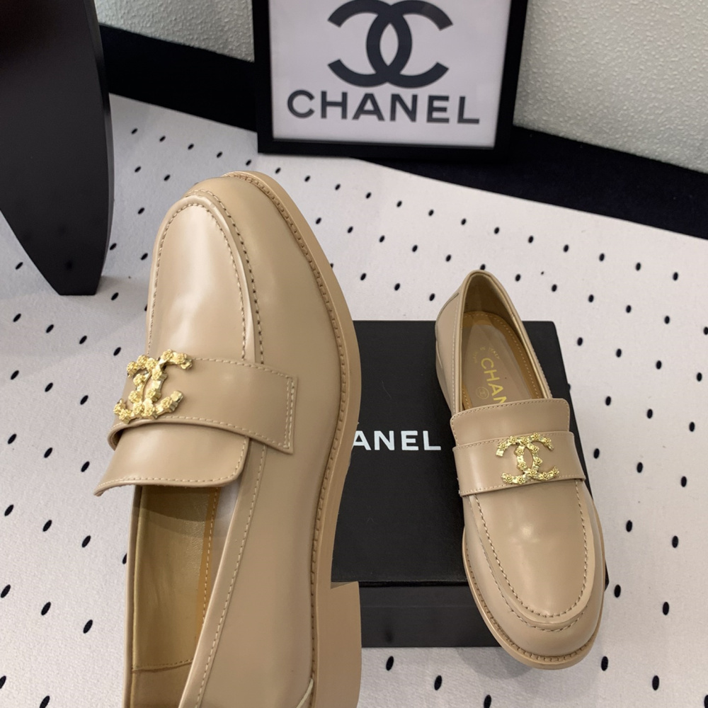 高仿Chanel*24S系列G45663D牛皮革樂福鞋沙色3CM免檢版