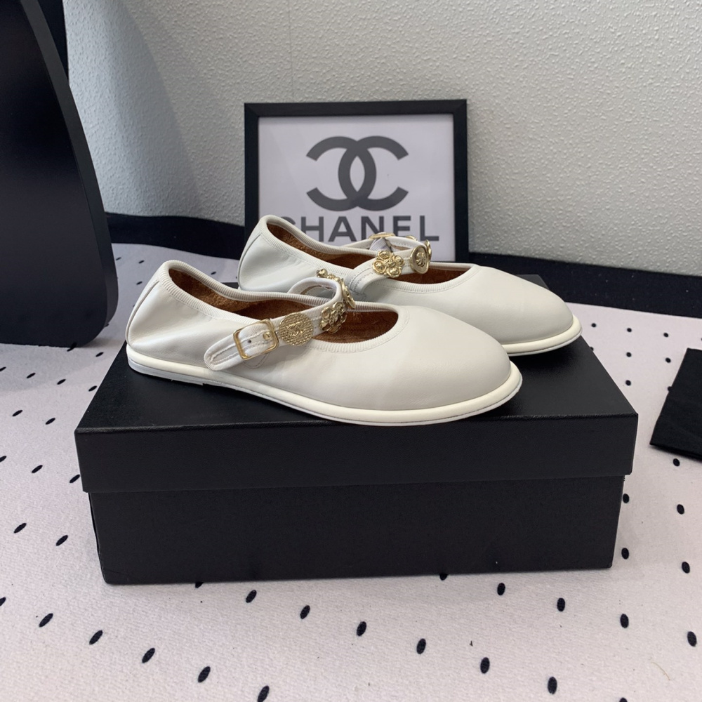 高仿Chanel*G45778T圓頭塔扣瑪麗珍鞋白色免檢版
