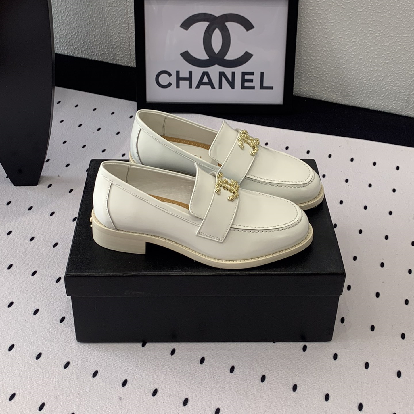高仿Chanel*24S系列G45663A牛皮革樂福鞋白色3CM免檢版