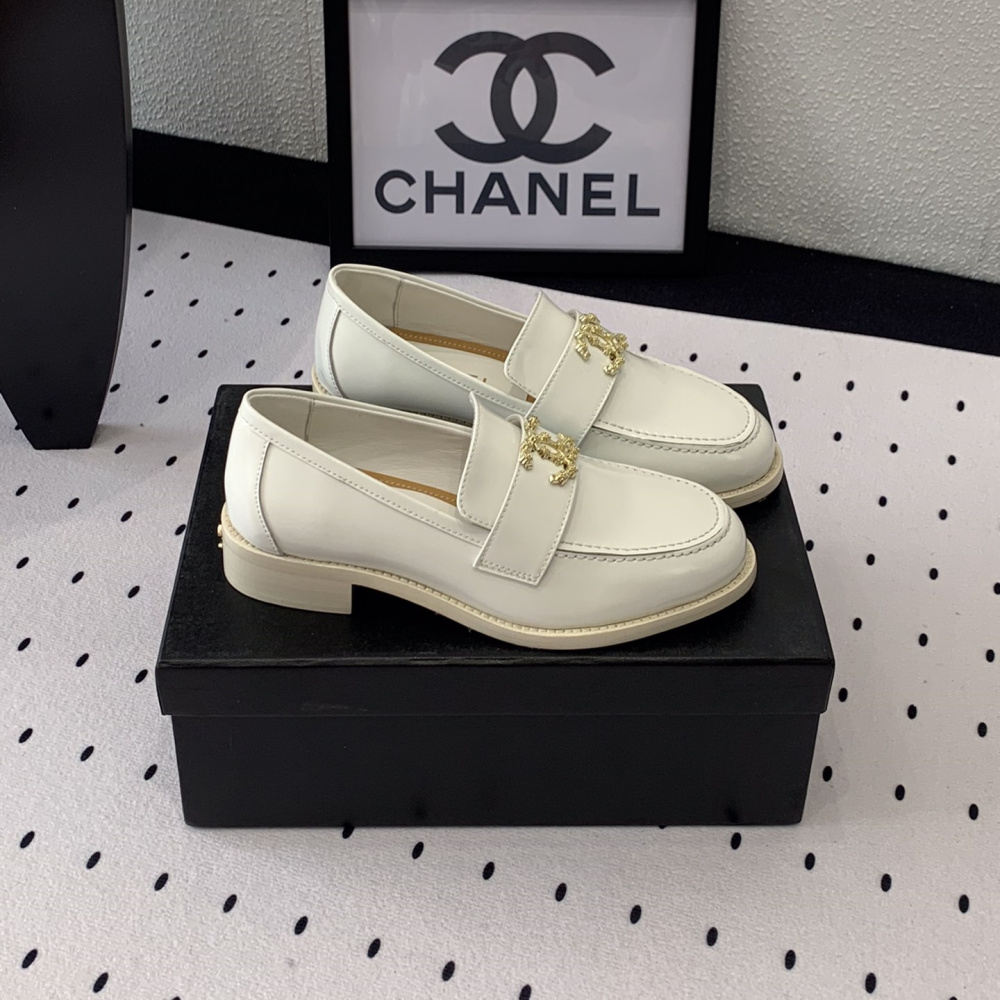 高仿Chanel*24S系列G45663A牛皮革樂福鞋白色3CM免檢版