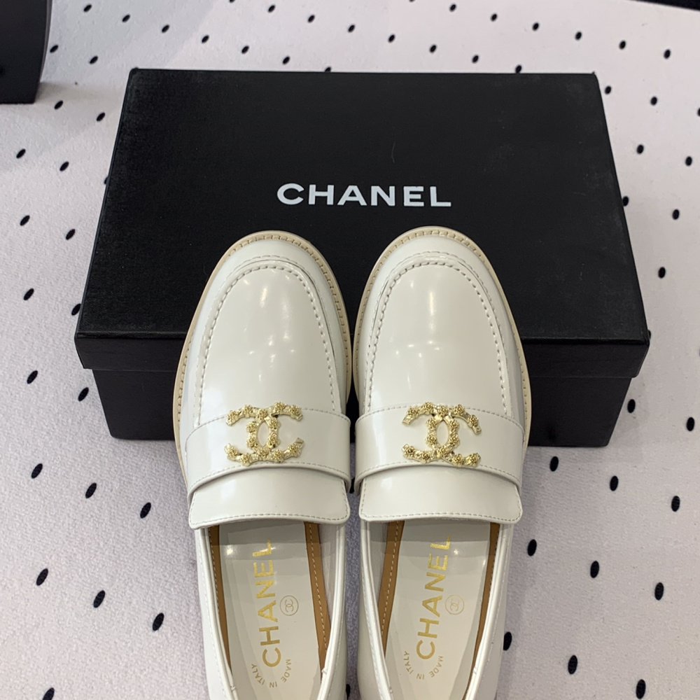 高仿Chanel*24S系列G45663A牛皮革樂福鞋白色3CM免檢版