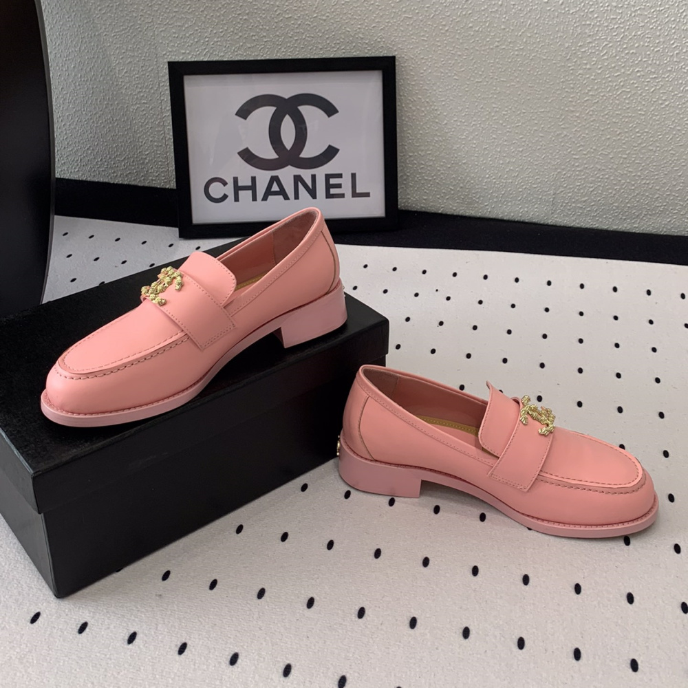 高仿Chanel*24S系列G45663C牛皮革樂福鞋粉色3CM免檢版