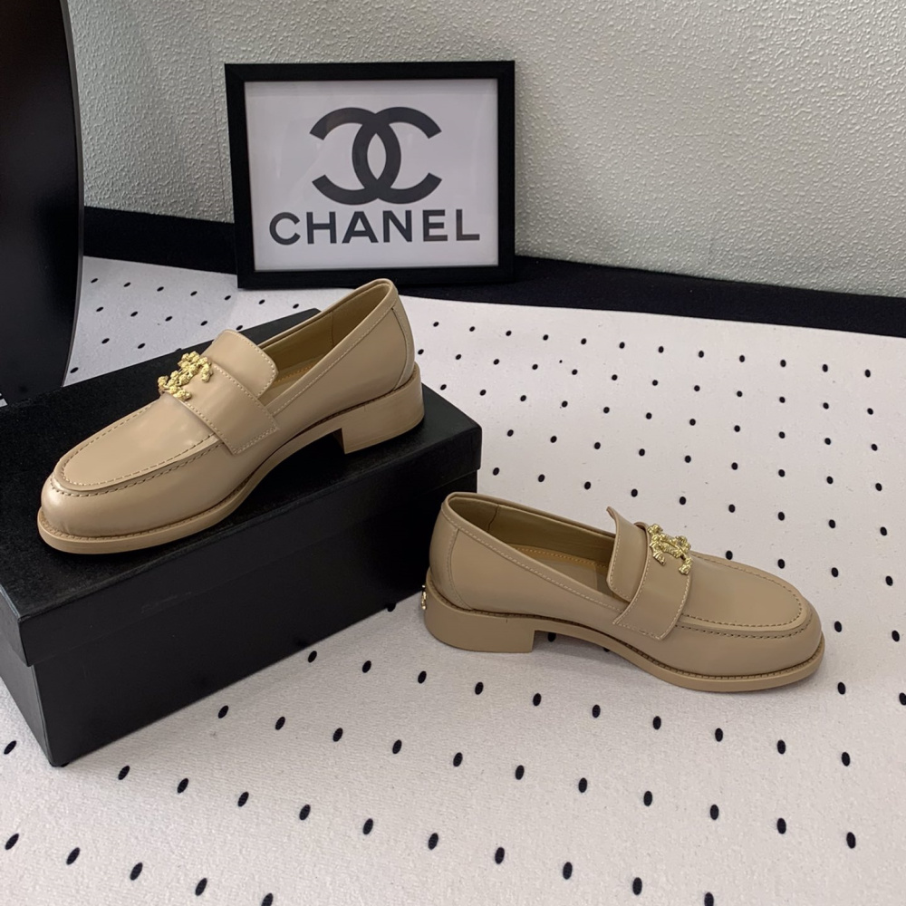高仿Chanel*24S系列G45663D牛皮革樂福鞋沙色3CM免檢版