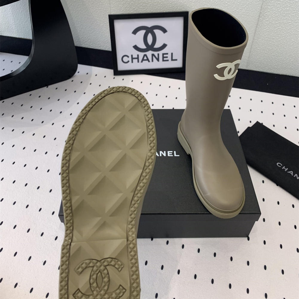 高仿Chanel*25S系列G39620M爆款高筒雨靴沙色免檢版